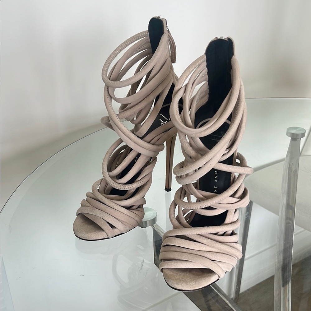 Authentic Gorgeous Giuseppe Zanotti Strappy Stiletto Heels